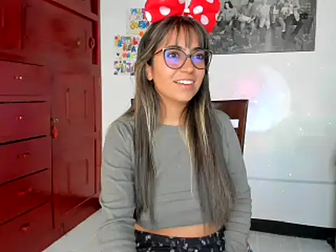 Isabellaa22 1 online show from February 10, 4:36 pm