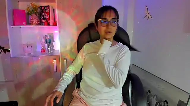 Isabellaa22 1 online show from February 20, 3:23 am