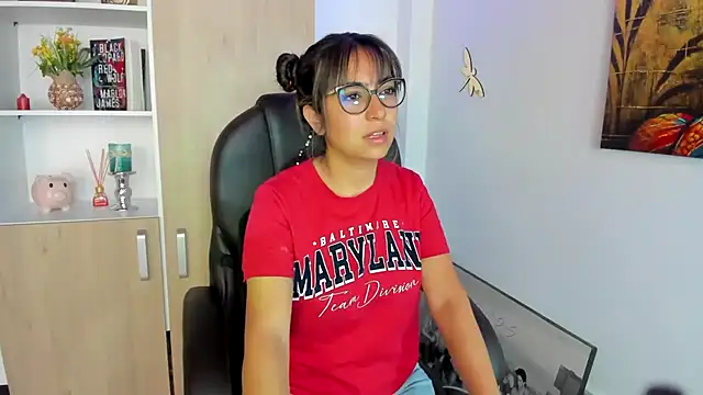 Isabellaa22 1 online show from March 5, 4:46 pm