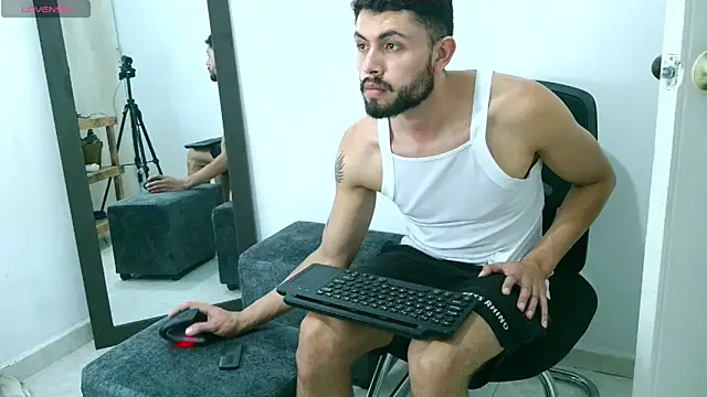 Snapshot of davgostoso chatting on February 3, 7:52 pm davgostoso online show from February 3, 7:52 pm