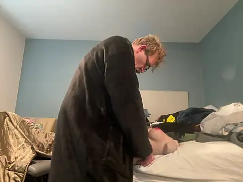 JakTRipr online show from March 7, 7:49 pm