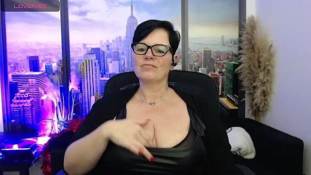 Snapshot of ninarandmann chatting on December 9, 7:07 pm ninarandmann online show from December 9, 7:07 pm