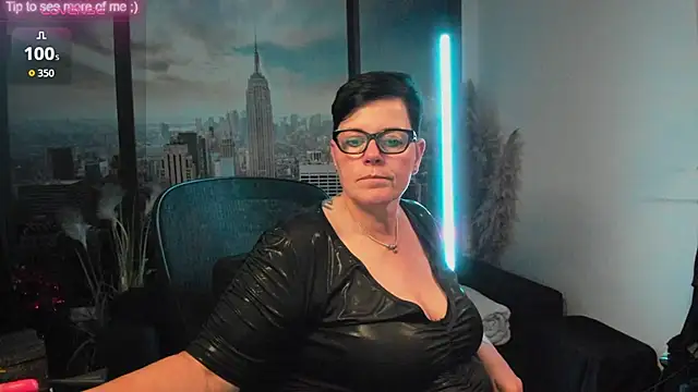 Snapshot of ninarandmann chatting on September 12, 7:47 pm ninarandmann online show from September 12, 7:47 pm