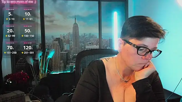 Snapshot of ninarandmann chatting on October 4, 4:49 pm ninarandmann online show from October 4, 4:49 pm