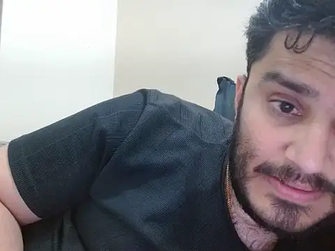 robintoit online show from April 10, 8:02 pm