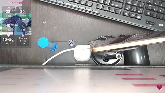 Snapshot of mom_hot__ chatting on February 20, 9:48 pm mom hot online show from February 20, 9:48 pm