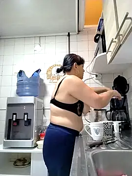 Natasha milf   online show from April 14, 1:06 pm