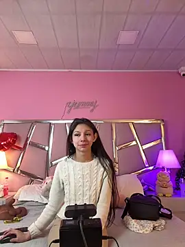 Bonniepark online show from February 17, 12:05 pm