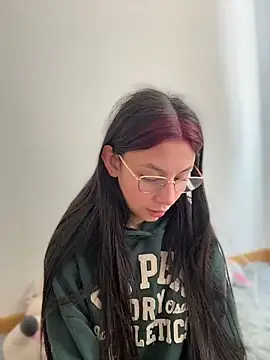 Bonniepark online show from December 3, 6:06 pm