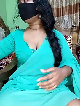 Idhika Paul online show from March 13, 9:37 pm