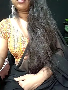 Idhika Paul online show from October 4, 8:29 pm