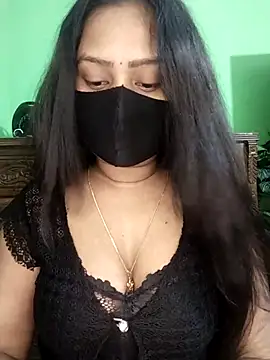 Idhika Paul online show from March 18, 8:01 pm