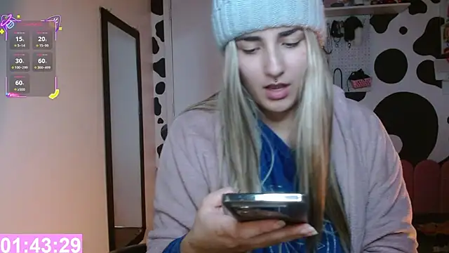 Snapshot of hi_elora chatting on June 4, 12:16 am hi elora online show from June 4, 12:16 am