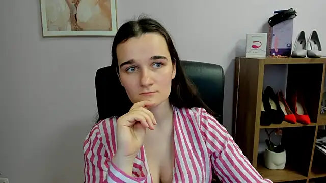 KateDelight online show from March 15, 8:15 pm