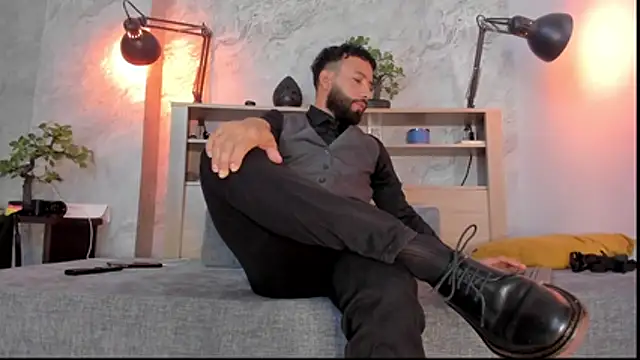 bruno woods online show from December 16, 1:27 pm