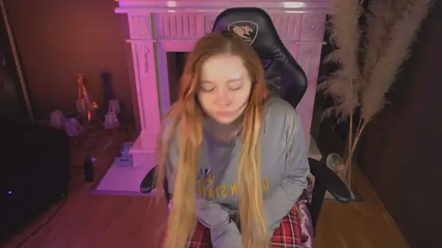 Snapshot of carolina_elf chatting on February 6, 5:34 am carolina elf online show from February 6, 5:34 am