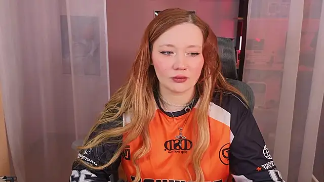 Snapshot of carolina_elf chatting on February 17, 5:15 am carolina elf online show from February 17, 5:15 am