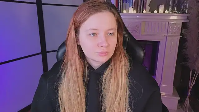 Snapshot of carolina_elf chatting on March 1, 5:20 am carolina elf online show from March 1, 5:20 am