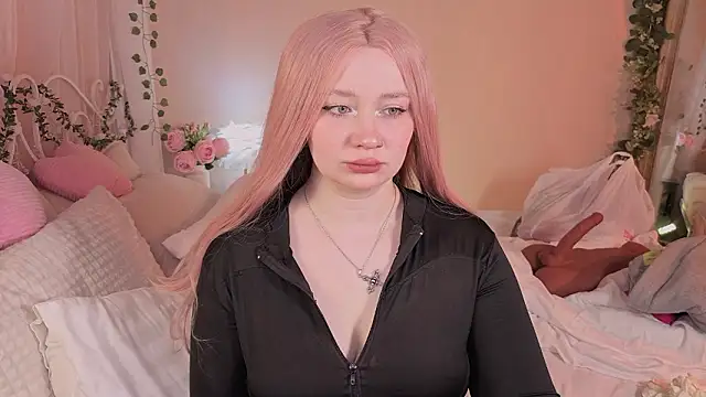 carolina elf online show from March 24, 7:57 am