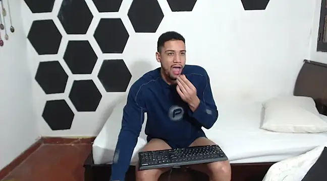 Jhors  Collens online show from February 6, 8:39 am