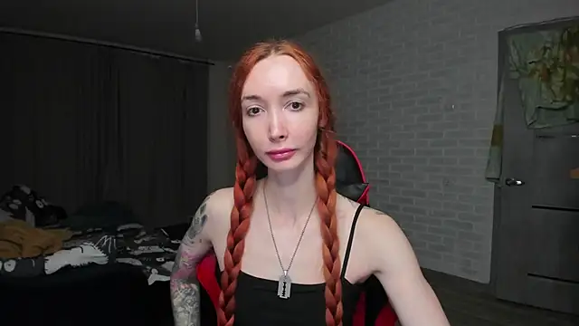 Roxy Silver online show from October 10, 3:00 pm