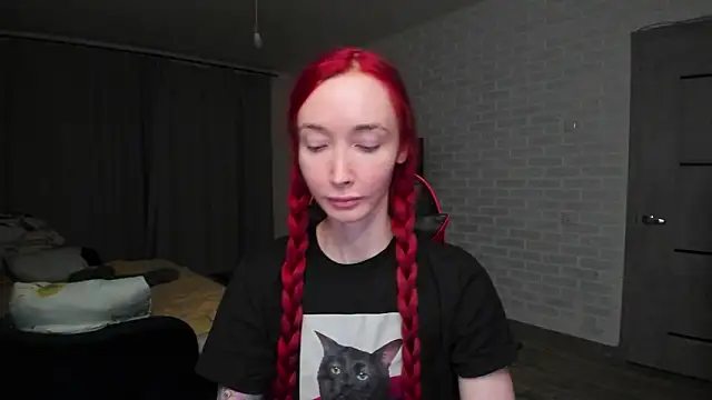 Roxy Silver online show from February 12, 2:45 pm