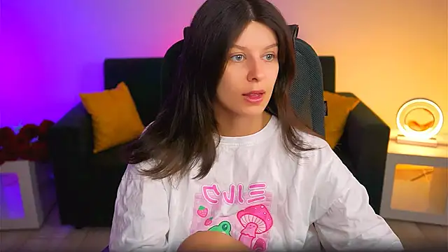 NicoleMun online show from February 9, 5:19 am