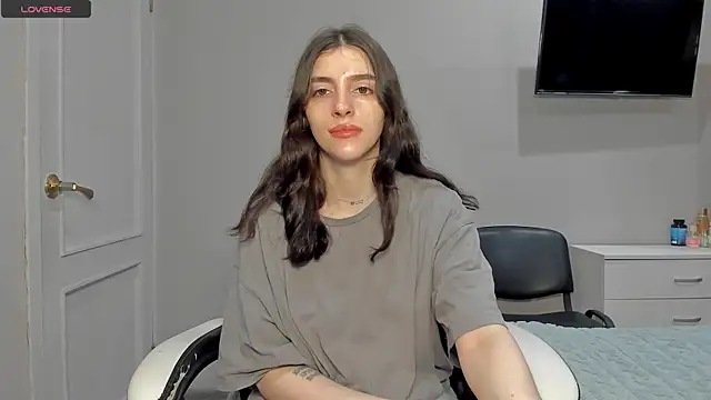 broosnica1 online show from December 18, 7:47 am