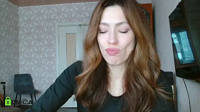 alicia spicy online show from December 17, 8:45 am