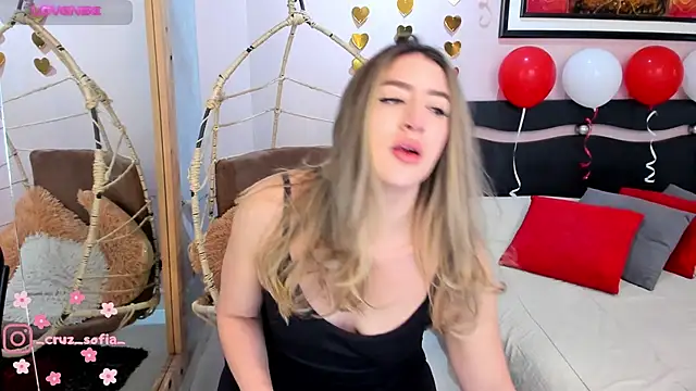  AlejaCruz  online show from February 14, 6:37 pm