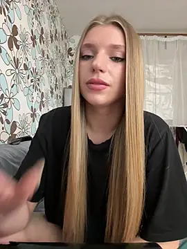 adel secret online show from April 8, 8:20 pm