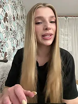 Snapshot of adel_secret chatting on April 28, 8:03 pm adel secret online show from April 28, 8:03 pm