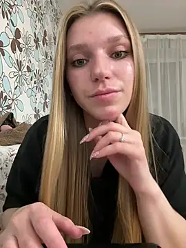Snapshot of adel_secret chatting on May 20, 7:20 pm adel secret online show from May 20, 7:20 pm