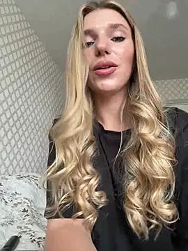 Snapshot of adel_secret chatting on July 4, 11:05 am adel secret online show from July 4, 11:05 am