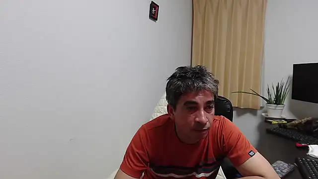 Snapshot of Latineirajp chatting on May 18, 12:00 pm Latineirajp online show from May 18, 12:00 pm