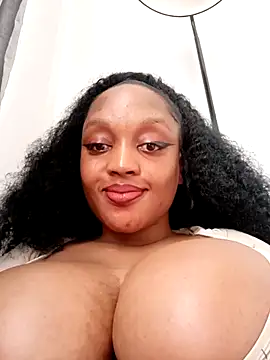 Snapshot of Busty_Bambi chatting on May 31, 10:00 am Busty Bambi online show from May 31, 10:00 am