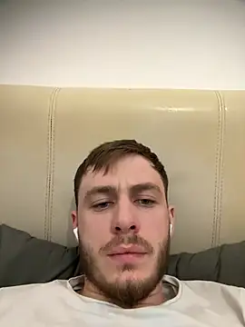 Snapshot of Julian128 chatting on March 4, 7:54 pm Julian128 online show from March 4, 7:54 pm