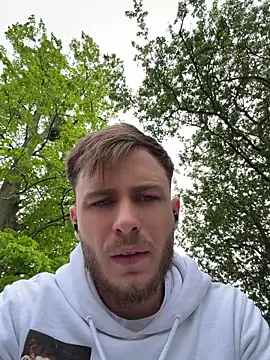 Julian128 online show from May 2, 2:22 pm