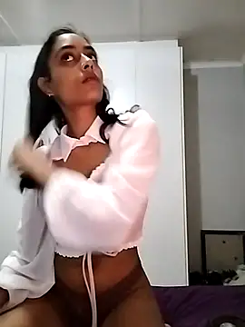 cleopatra-phaedra online show from March 6, 8:27 pm