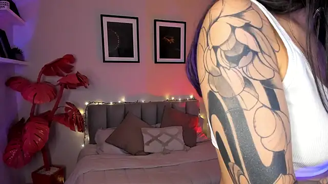 Violetta Nur online show from February 12, 9:43 pm