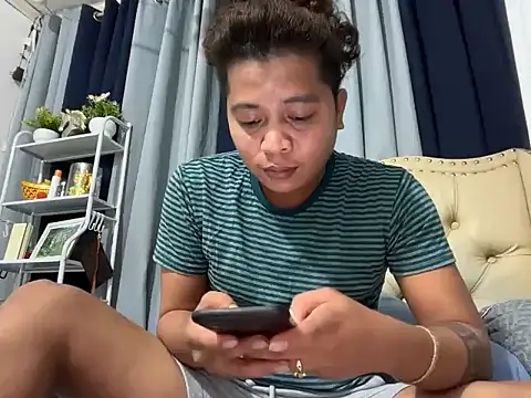 Snapshot of asian_sweetboy chatting on February 19, 10:00 am asian sweetboy online show from February 19, 10:00 am