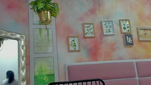 Idiris big online show from February 3, 9:07 pm