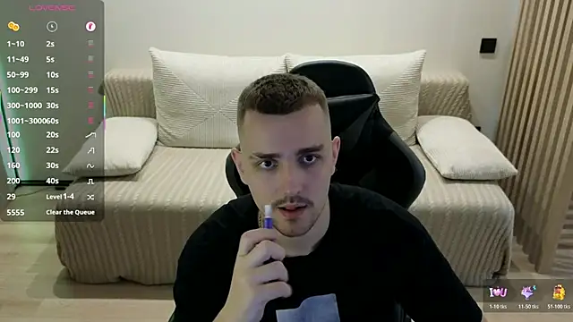 Snapshot of Larstar01 chatting on November 26, 6:53 pm Larstar01 online show from November 26, 6:53 pm