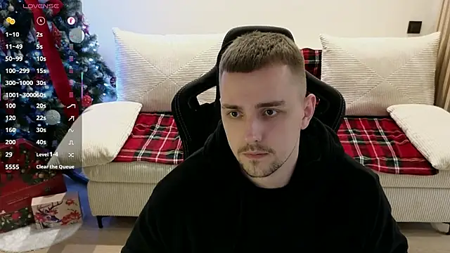 Snapshot of Larstar01 chatting on February 5, 5:01 am Larstar01 online show from February 5, 5:01 am