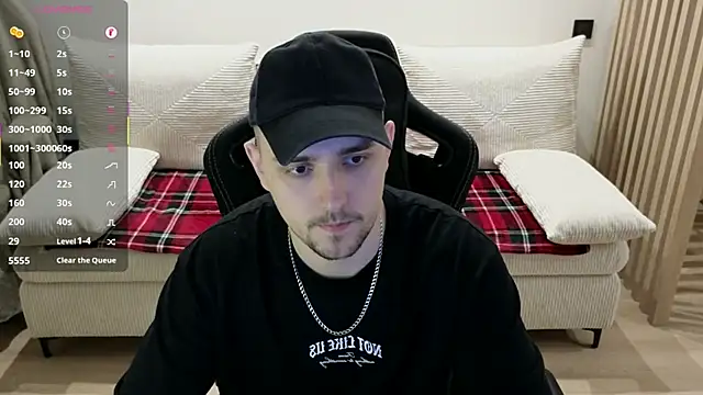 Snapshot of Larstar01 chatting on February 6, 7:28 pm Larstar01 online show from February 6, 7:28 pm