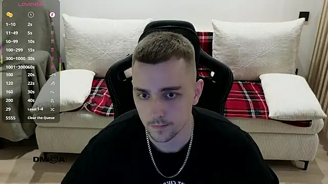 Snapshot of Larstar01 chatting on March 2, 10:49 pm Larstar01 online show from March 2, 10:49 pm