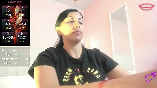 Snapshot of tiffani__love chatting on January 30, 12:48 pm tiffani love online show from January 30, 12:48 pm