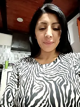 tiffani  love online show from April 14, 4:24 pm