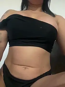 Snapshot of lulu_kis chatting on October 6, 10:45 am lulu kis online show from October 6, 10:45 am