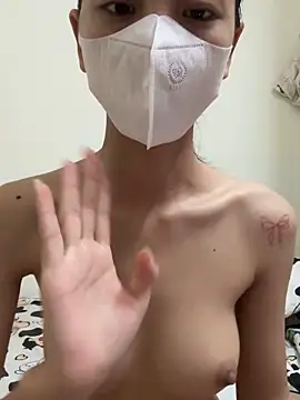 Snapshot of Lucy-Gold chatting on October 5, 1:53 pm Lucy-Gold online show from October 5, 1:53 pm